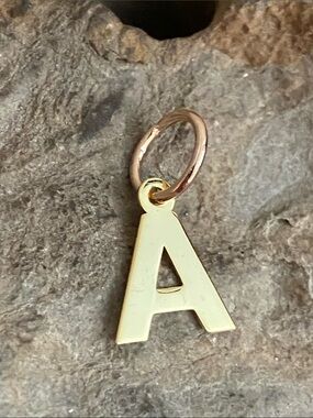 5/$10❤️❤️❤️NEW Letter A Initial Charm Pendant